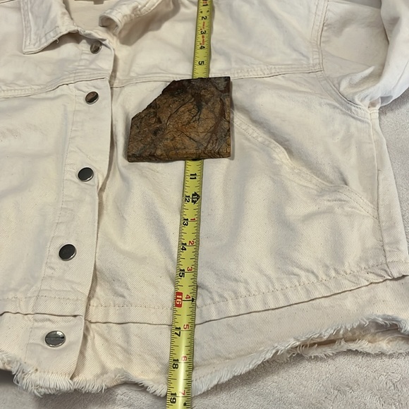 Tracy + Cream Cropped Light Weight Denim Jacket Sz S - Picture 5 of 10